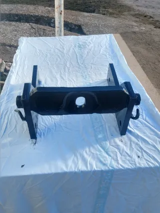 Enganche para remolque con tornillos