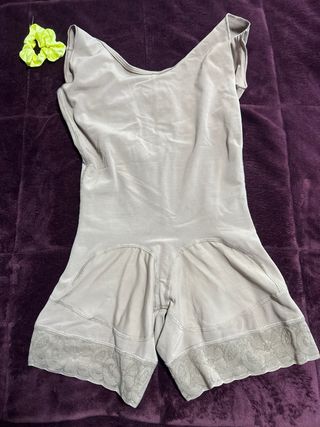 Faja reductora con cremallera beige