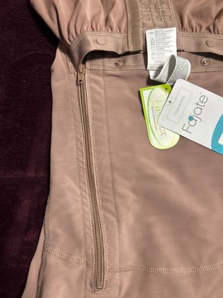 Faja reductora con cremallera beige