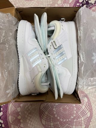 Adidas Forum Buckle Low x Bad Bunny Blancas