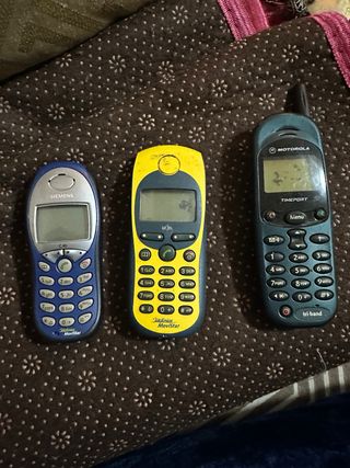 Lote 3 Móviles Motorola, Siemens