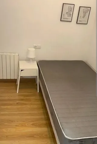 Se alquila habitación