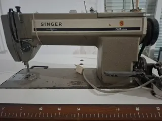 Máquina de coser Singer 591D300A