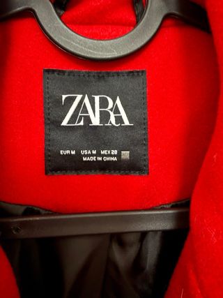 Abrigo Zara Rojo