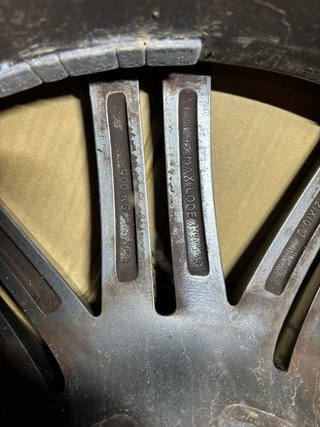 4. LLANTAS  21”  2. Neumaticos 275/45ZR21