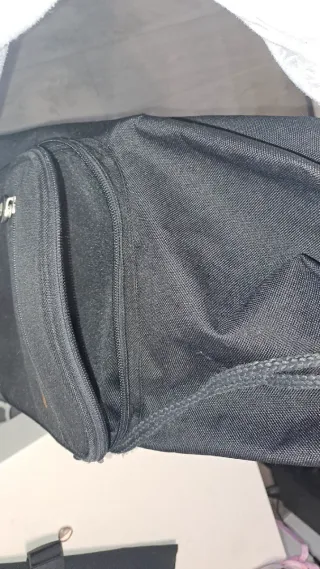 Mochila negra multiusos