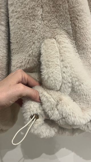 Cazadora de pelo beige talla única