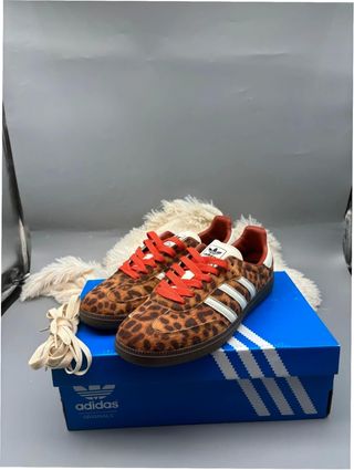 Adidas Samba OG Leopardo Rojo Talla 38.5