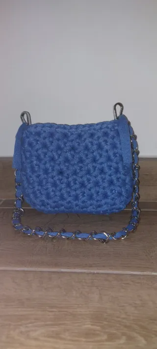 Mini pochette uncinetto blu