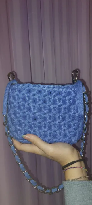Mini pochette uncinetto blu