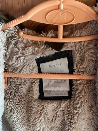 Parka Bershka verde forrada mujer