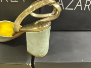 Zapatos AZAREY dorados y verdes