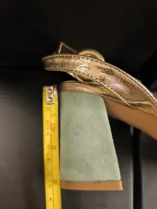 Zapatos AZAREY dorados y verdes