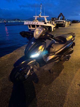 Piaggio Beverly 350 Negra