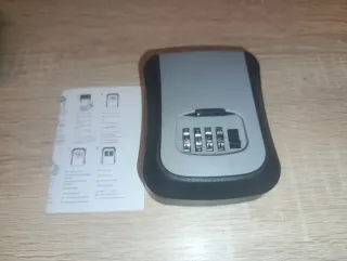 Caja de seguridad para llaves con combinación