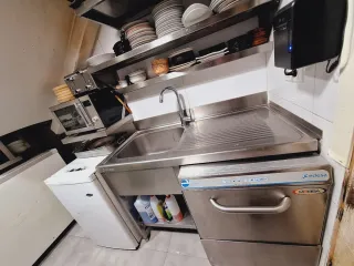 Traspaso negocio muy rentable, céntrico