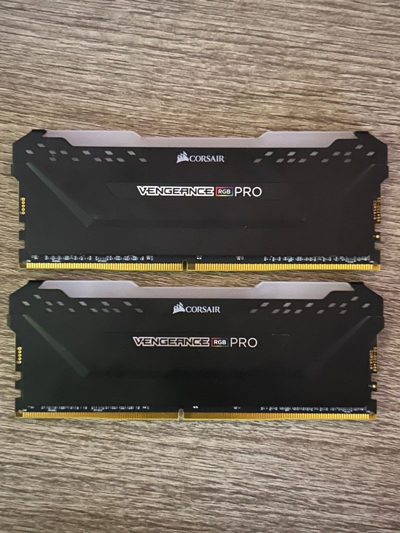 32GB DDR4 Corsair Vengeance RGB Pro 3200MHz CL16