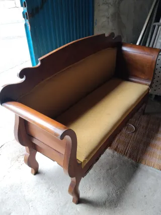 Sofá estilo barco con 6 sillas