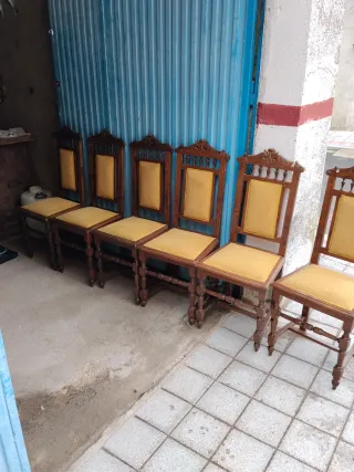 Sofá estilo barco con 6 sillas