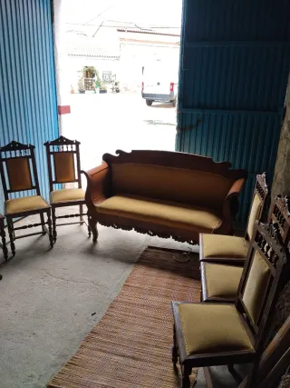 Sofá estilo barco con 6 sillas