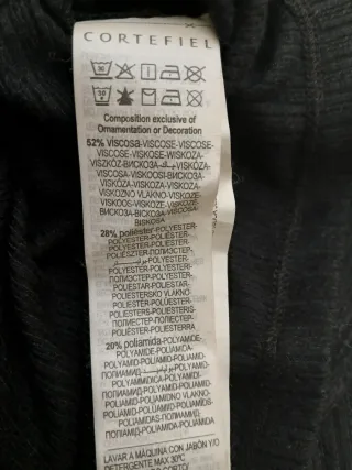 Camiseta negra manga larga con volantes