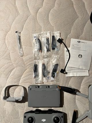 DJI Mini 2 SE + Mando + Accesorios + Bolsa