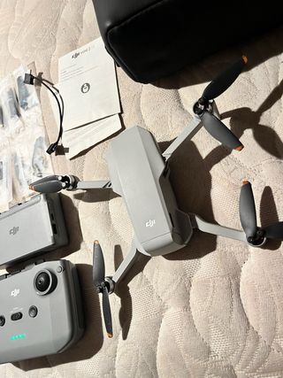 DJI Mini 2 SE + Mando + Accesorios + Bolsa