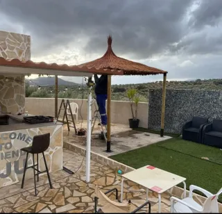 Sombrillas y pérgolas para piscinas