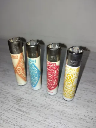 4 accendini Clipper fantasie colorate