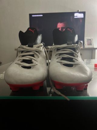 Botas de fútbol Puma Talla 40 dos veces puesta