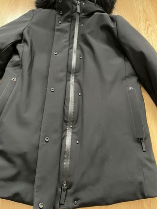 Plumífero Zara Negro con Capucha