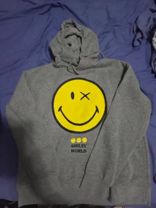 Sudadera Gris con Smiley World