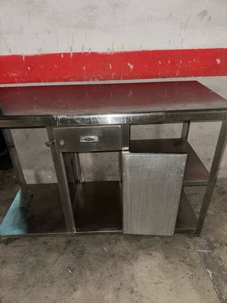 Mesa Acero Inox 1.50x60x1m en buen estado