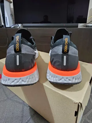 Nike Epic React Flyknit Negro Naranja