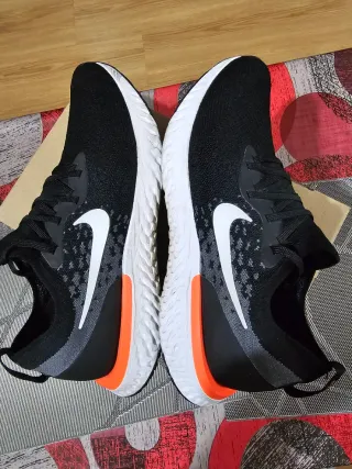 Nike Epic React Flyknit Negro Naranja