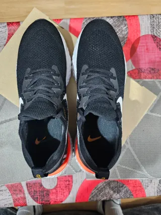Nike Epic React Flyknit Negro Naranja