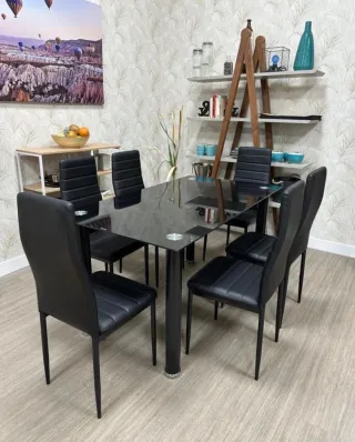 Mesa de comedor de cristal y metal