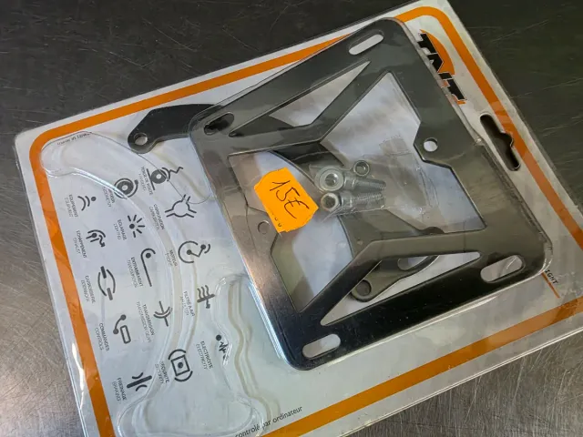 Soporte matrícula lateral TNT Speedfight