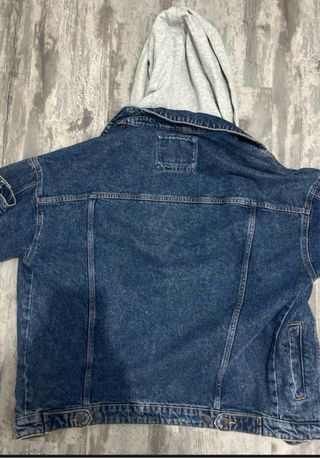 Chaqueta vaquera Pull&Bear con capucha
