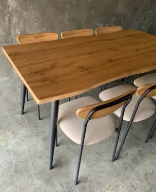 Mesa comedor y 6 sillas madera y metal