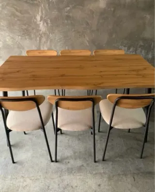 Mesa comedor y 6 sillas madera y metal