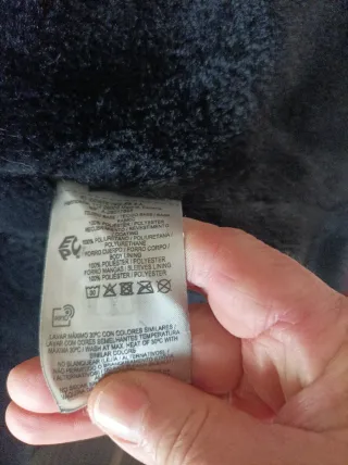 Chubasquero brillante burdeos con forro