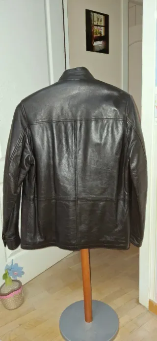 Chaqueta de cuero marrón
