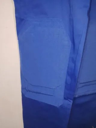 Mono de trabajo azul