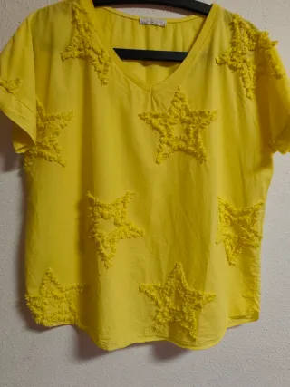 Camiseta de chica talla 40-42.