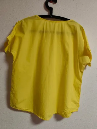 Camiseta de chica talla 40-42.