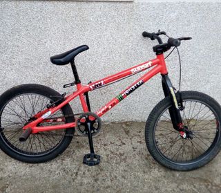 Bicicleta BMX Roja