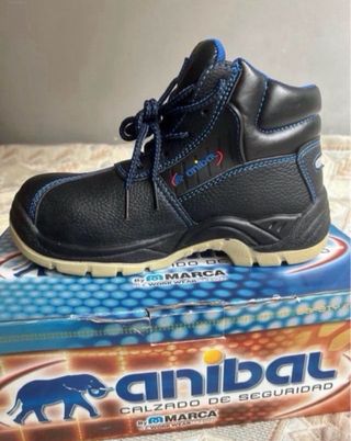 Botas de seguridad Anibal negras detalle azul