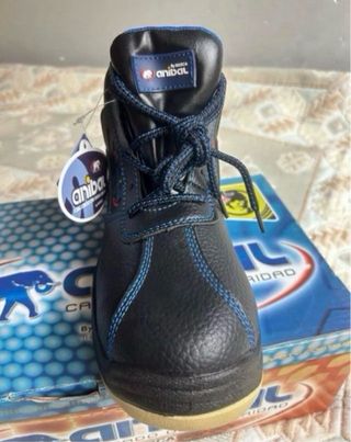 Botas de seguridad Anibal negras detalle azul