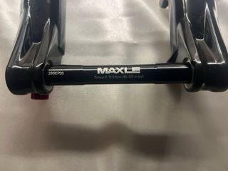 Horquilla RockShox REBA 26” – 140 mm – Crown